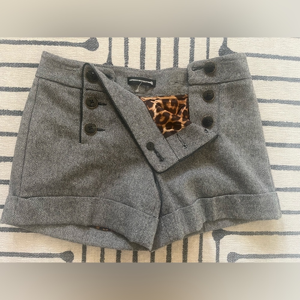 Express Design Studio Wool Blend Shorts Size 4